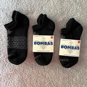 NEW. Bombas Unisex Black Athletic Socks. Ankle, size medium.  3 pair for $21.